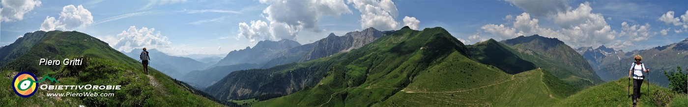 29 Vista panoramica dal percorso di salita dalla Manina al Sasna.jpg